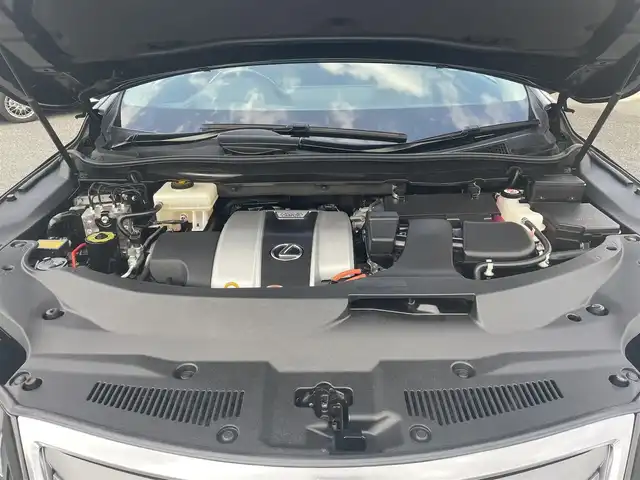 レクサス ＲＸ 450h バージョンL 兵庫県 2017(平29)年 2.8万km ブラック /OP ムーンルーフ（チルト&スライド）//純正12.3インチSDナビ//地デジ/DVD/BT/USB/AUX//走行中視聴可能//ステアリングリモコン（ハンドルヒーター付）//パノラミックビューモニター//フルカラーヘッドアップディスプレイ//黒本革シート//ヒーター/ベンチレーション/パワーシート（前席メモリ付）//後席ヒーター/電動リクライニング//2列目電動格納シート//3眼LEDヘッドランプ//LEDフォグランプ//シーケンシャルターンランプ//純正20インチAW//ビルトインETC//前方ドライブレコーダー/【セーフティ】//プリクラッシュセーフティ（PCS）//レーンキーピングアシスト（LKA）//レーダークルーズコントロール//オートマチックハイビーム（AHB）//ブラインドスポットモニター（BSM）//タイヤ空気圧ウォーニング（TPMS）//インテリジェントクリアランスソナー（ICS）//クリアランスソナー//リヤクロストラフィックアラート（RCTA）