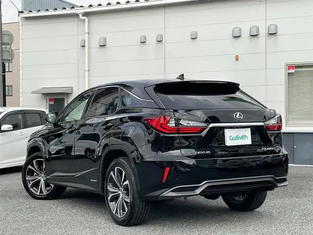 レクサス ＲＸ 450h バージョンL 兵庫県 2017(平29)年 2.8万km ブラック /OP ムーンルーフ（チルト&スライド）//純正12.3インチSDナビ//地デジ/DVD/BT/USB/AUX//走行中視聴可能//ステアリングリモコン（ハンドルヒーター付）//パノラミックビューモニター//フルカラーヘッドアップディスプレイ//黒本革シート//ヒーター/ベンチレーション/パワーシート（前席メモリ付）//後席ヒーター/電動リクライニング//2列目電動格納シート//3眼LEDヘッドランプ//LEDフォグランプ//シーケンシャルターンランプ//純正20インチAW//ビルトインETC//前方ドライブレコーダー/【セーフティ】//プリクラッシュセーフティ（PCS）//レーンキーピングアシスト（LKA）//レーダークルーズコントロール//オートマチックハイビーム（AHB）//ブラインドスポットモニター（BSM）//タイヤ空気圧ウォーニング（TPMS）//インテリジェントクリアランスソナー（ICS）//クリアランスソナー//リヤクロストラフィックアラート（RCTA）