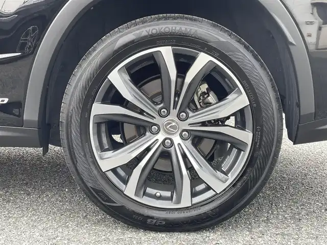 レクサス ＲＸ 450h バージョンL 兵庫県 2017(平29)年 2.8万km ブラック /OP ムーンルーフ（チルト&スライド）//純正12.3インチSDナビ//地デジ/DVD/BT/USB/AUX//走行中視聴可能//ステアリングリモコン（ハンドルヒーター付）//パノラミックビューモニター//フルカラーヘッドアップディスプレイ//黒本革シート//ヒーター/ベンチレーション/パワーシート（前席メモリ付）//後席ヒーター/電動リクライニング//2列目電動格納シート//3眼LEDヘッドランプ//LEDフォグランプ//シーケンシャルターンランプ//純正20インチAW//ビルトインETC//前方ドライブレコーダー/【セーフティ】//プリクラッシュセーフティ（PCS）//レーンキーピングアシスト（LKA）//レーダークルーズコントロール//オートマチックハイビーム（AHB）//ブラインドスポットモニター（BSM）//タイヤ空気圧ウォーニング（TPMS）//インテリジェントクリアランスソナー（ICS）//クリアランスソナー//リヤクロストラフィックアラート（RCTA）