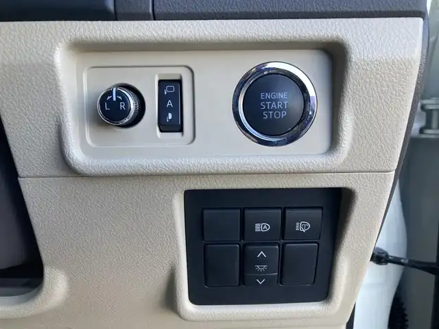 トヨタ ランドクルーザー プラド TX Lパッケージ 香川県 2022(令4)年 3万km ホワイトパールクリスタルシャイン 登録時走行距離：29532km/メーカー純正9型ナビ/　BT接続 フルセグTV/パノラミックビューモニター/プリクラッシュセーフティシステム/レーダークルーズコントロール/レーンキープアシスト/クリアランスソナー/ブラインドスポットモニター/オートハイビーム/LEDヘッドライト/オートライト/フォグランプ/ヘッドライトウォッシャー/ルーフレール/ベージュレザーシート/シートヒーター/エアシート/パワーシート/ビルトインETC2.0/プッシュスタート/スマートキー