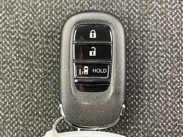 ホンダ Ｎ ＢＯＸ カスタム 千葉県 2024(令6)年 0.2万km クリスタルブラックパール ダブルサイドエアバック/カーテンエアバック/横滑り防止/衝突軽減/コーナーセンサー前後/レーンキープアシスト/オーディオディスプレイ/Bluetooth接続/純正フロアマット/電動格納ドアミラー/オートライト