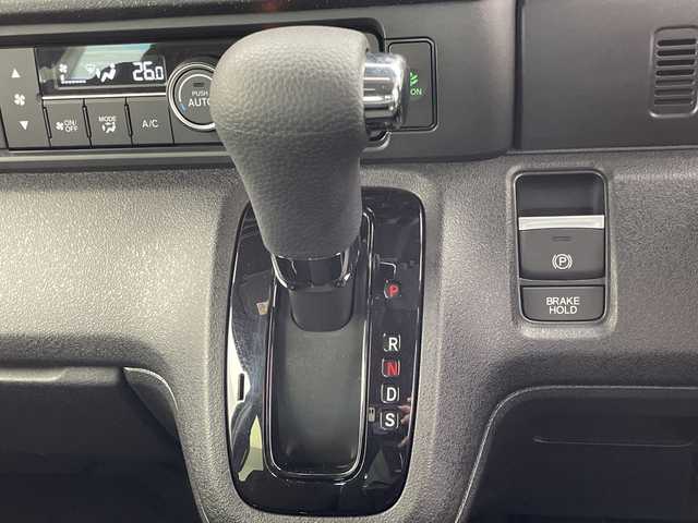 ホンダ Ｎ ＢＯＸ カスタム 千葉県 2024(令6)年 0.2万km クリスタルブラックパール ダブルサイドエアバック/カーテンエアバック/横滑り防止/衝突軽減/コーナーセンサー前後/レーンキープアシスト/オーディオディスプレイ/Bluetooth接続/純正フロアマット/電動格納ドアミラー/オートライト