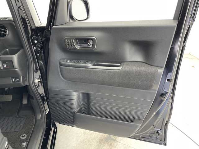 ホンダ Ｎ ＢＯＸ カスタム 千葉県 2024(令6)年 0.2万km クリスタルブラックパール ダブルサイドエアバック/カーテンエアバック/横滑り防止/衝突軽減/コーナーセンサー前後/レーンキープアシスト/オーディオディスプレイ/Bluetooth接続/純正フロアマット/電動格納ドアミラー/オートライト