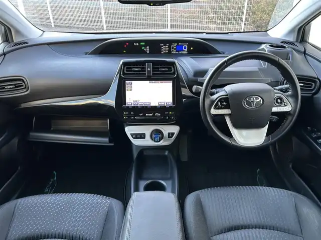 トヨタ プリウス Sセーフティプラス 福島県 2016(平28)年 14.3万km スティールブロンドM (株)IDOMが運営する【じしゃロン福島店】の自社ローン対象車両になります。こちらは現金ご利用時の価格です。自社ローンご希望の方は別途その旨お申付け下さい。/純正ナビ/（AM/FM/BT/フルセグTV/CD/DVD）/ステアリングリモコン/クルーズコントロール/コーナーセンサー/ドアバイザー/革巻きステアリングリモコン/フォグライト/HUD/禁煙車/ETC