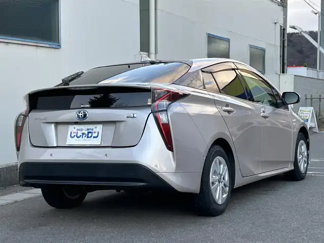 トヨタ プリウス Sセーフティプラス 福島県 2016(平28)年 14.3万km スティールブロンドM (株)IDOMが運営する【じしゃロン福島店】の自社ローン対象車両になります。こちらは現金ご利用時の価格です。自社ローンご希望の方は別途その旨お申付け下さい。/純正ナビ/（AM/FM/BT/フルセグTV/CD/DVD）/ステアリングリモコン/クルーズコントロール/コーナーセンサー/ドアバイザー/革巻きステアリングリモコン/フォグライト/HUD/禁煙車/ETC