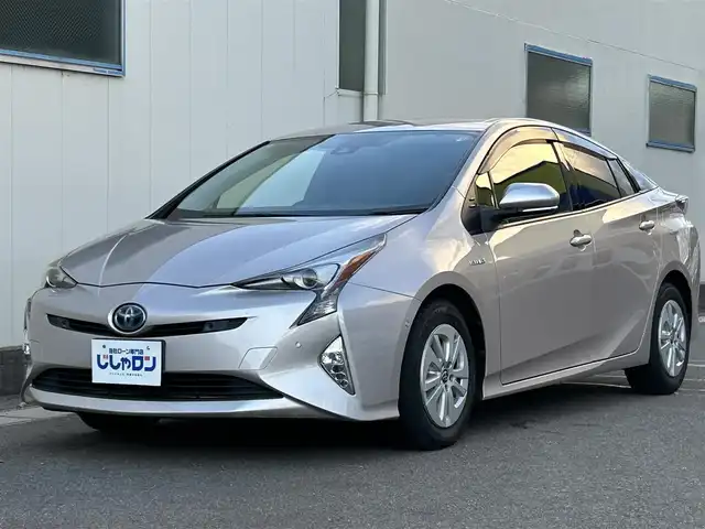 トヨタ プリウス Sセーフティプラス 福島県 2016(平28)年 14.3万km スティールブロンドM (株)IDOMが運営する【じしゃロン福島店】の自社ローン対象車両になります。こちらは現金ご利用時の価格です。自社ローンご希望の方は別途その旨お申付け下さい。/純正ナビ/（AM/FM/BT/フルセグTV/CD/DVD）/ステアリングリモコン/クルーズコントロール/コーナーセンサー/ドアバイザー/革巻きステアリングリモコン/フォグライト/HUD/禁煙車/ETC