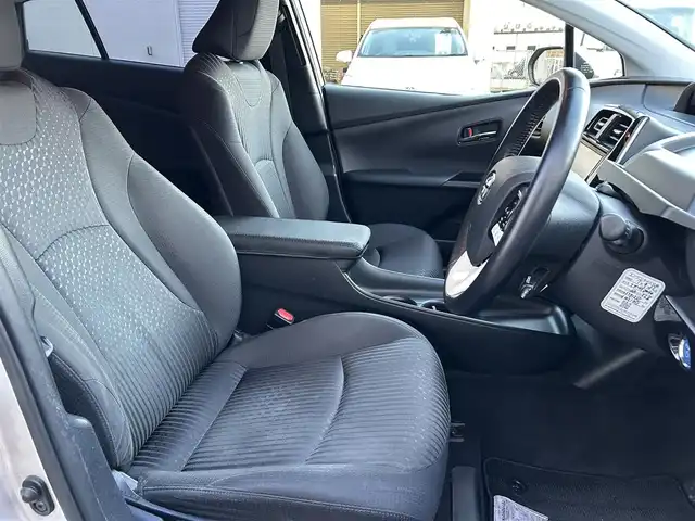 トヨタ プリウス Sセーフティプラス 福島県 2016(平28)年 14.3万km スティールブロンドM (株)IDOMが運営する【じしゃロン福島店】の自社ローン対象車両になります。こちらは現金ご利用時の価格です。自社ローンご希望の方は別途その旨お申付け下さい。/純正ナビ/（AM/FM/BT/フルセグTV/CD/DVD）/ステアリングリモコン/クルーズコントロール/コーナーセンサー/ドアバイザー/革巻きステアリングリモコン/フォグライト/HUD/禁煙車/ETC