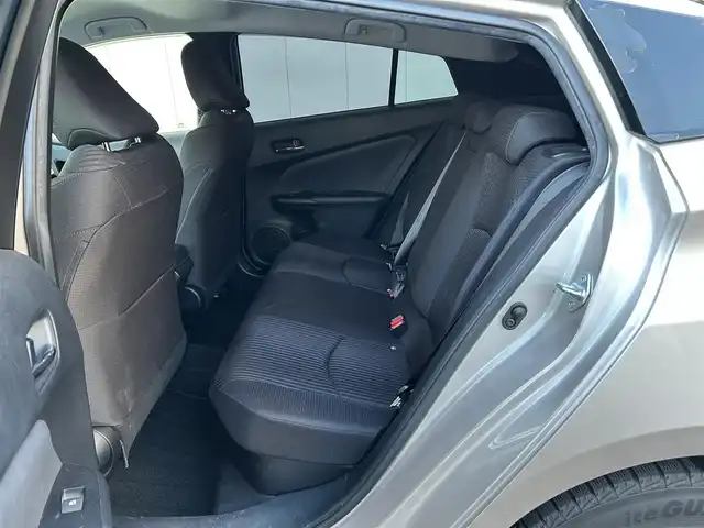 トヨタ プリウス Sセーフティプラス 福島県 2016(平28)年 14.3万km スティールブロンドM (株)IDOMが運営する【じしゃロン福島店】の自社ローン対象車両になります。こちらは現金ご利用時の価格です。自社ローンご希望の方は別途その旨お申付け下さい。/純正ナビ/（AM/FM/BT/フルセグTV/CD/DVD）/ステアリングリモコン/クルーズコントロール/コーナーセンサー/ドアバイザー/革巻きステアリングリモコン/フォグライト/HUD/禁煙車/ETC