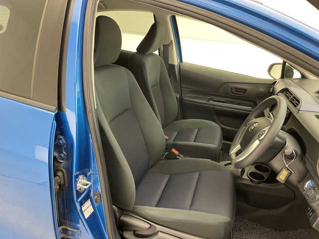 トヨタ アクア S 愛知県 2015(平27)年 4.5万km コバルトブルーメタリック 純正ナビ/ワンセグ/CD DVD/Bluetooth/バックカメラ/オートエアコン/ステアリングスイッチ/スマートキー/プッシュスタート