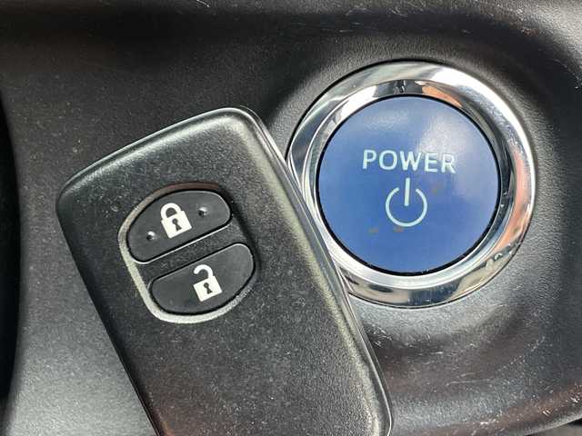 トヨタ アクア S 愛知県 2015(平27)年 4.5万km コバルトブルーメタリック 純正ナビ/ワンセグ/CD DVD/Bluetooth/バックカメラ/オートエアコン/ステアリングスイッチ/スマートキー/プッシュスタート