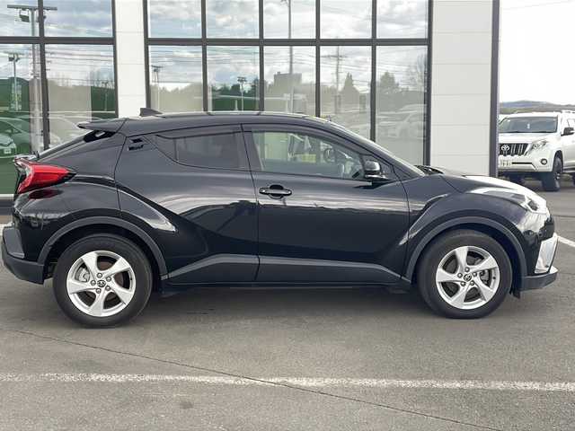 トヨタ Ｃ－ＨＲ S－T 道東・釧路十勝 2019(令1)年 2.4万km ブラックマイカ /ワンオーナー//純正メーカーナビ/(DVD/CD/FM/AM/Bluetooth/フルセグテレビ)//ETC//バックカメラ//衝突軽減ブレーキ//レーンキープアシスト//クルーズコントロール//革巻きステアリング//ステアリングリモコン//コーナーセンサー//LEDヘッドライト//オートライト//オートエアコン//スマートキー×1//プッシュスタート//12V電源//USBジャック//純正17インチアルミホイール//取扱説明書//ナビ取扱説明書//保証書