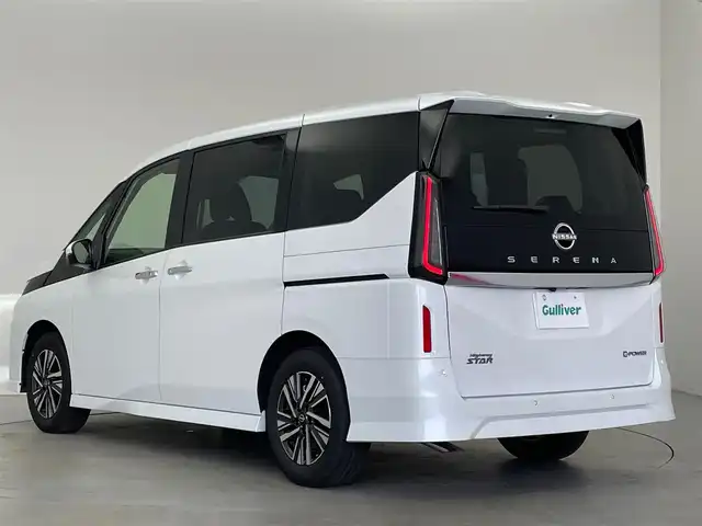 日産 セレナ e－パワー ハイウェイスター V 埼玉県 2024(令6)年 0.1万km未満 プリズムホワイト e-POWER　ハイウエイスターV　ヘッドランプ オートレベライザー+アダプティブLEDヘッドライトシステム+インテリジェント アラウンドビューモニター（移動物 検知機能付）+インテリジェント ルームミラー+アドバンスドドライブアシストディスプレイ（12.3インチカラーディスプレイ）+統合型インターフェースディスプレイ+ワイヤレス充電器+6スピーカー+NissanConnectナビゲーションシステム（地デジ内蔵）+車載通信ユニット（TCU［Telematics Control Unit］）+ETC2.0ユニット（ビルトインタイプ）+ドライブレコーダー（前後セット）+プロパイロット（ナビリンク機能付）+プロパイロット緊急停止支援システム（SOSコール機能付）+SOSコール（488/400円）/登録済未使用車　純正１２．３型ナビ　アラウンドビューモニター　プロパイロット　レーンキープアシスト　レーダークルーズコントロール　両側パワースライドドア　インテリジェントルームミラー　ＢＳＭ