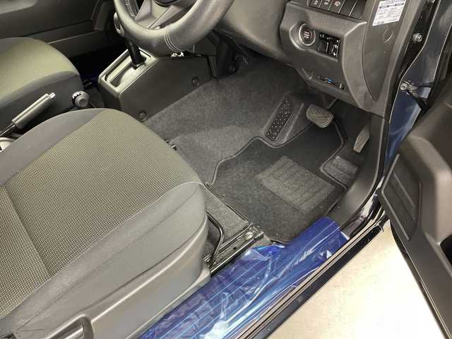 スズキ ジムニー XC 群馬県 2023(令5)年 2.5万km ブルーイッシュブラックパール3 ４ＷＤターボ　ナビ　フルセグＴＶ　ＥＴＣ　衝突被害軽減ブレーキ　レーンアシスト　クルーズコントロール　ＬＥＤヘッドライト　オートライト　シートヒーター　スマートキー　純正アルミホイール　禁煙車