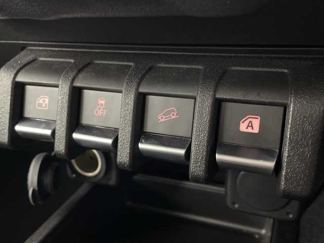 スズキ ジムニー XC 群馬県 2023(令5)年 2.5万km ブルーイッシュブラックパール3 ４ＷＤターボ　ナビ　フルセグＴＶ　ＥＴＣ　衝突被害軽減ブレーキ　レーンアシスト　クルーズコントロール　ＬＥＤヘッドライト　オートライト　シートヒーター　スマートキー　純正アルミホイール　禁煙車