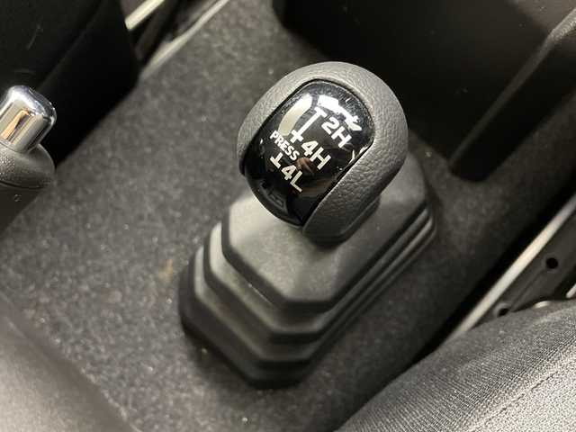 スズキ ジムニー XC 群馬県 2023(令5)年 2.5万km ブルーイッシュブラックパール3 ４ＷＤターボ　ナビ　フルセグＴＶ　ＥＴＣ　衝突被害軽減ブレーキ　レーンアシスト　クルーズコントロール　ＬＥＤヘッドライト　オートライト　シートヒーター　スマートキー　純正アルミホイール　禁煙車