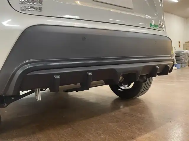 トヨタ ヤリスクロス ハイブリッド Z 道央・札幌 2021(令3)年 2.1万km ブラックマイカ/ホワイトパールクリスタルシャイン 2トーン ワンオーナー/4WD/寒冷地仕様/TOM’Sエアロ（フロント/サイド/リア）/5ZIGEN 18インチAW/純正T-Connectナビ/フルセグTV/Bluetooth/Miracast/全方位カメラ/トヨタセーフティセンス/プリクラッシュセーフティ/レーントレーシングアシスト/ロードサインアシスト/レーダークルーズコントロール/先行車発進告知機能/ブラインドスポットモニター/フロントワイパーダイサー/オートマチックハイビーム/ヘッドライトレベライザー/クリアランスソナー/リヤクロストラフィックアラート/パーキングサポートブレーキ/ドライブセレクトスイッチ/トレイル/スノーモード/ダウンヒルアシストコントロール/パワーバックドア/運転席パワーシート/ハーフレザーシート/前席シートヒーター/ステアリングヒーター/LEDヘッドライト/デイライト/純正ドライブレコーダー/ETC2.0/スマートキー×2/AC100V電源/2.1A USB/純正AW付スタッドレスセット積込み/　（215/50/18 BS VRX3 2021年製6mm）/保証書/取扱説明書
