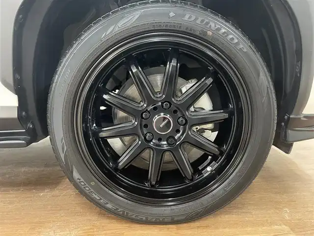 トヨタ ヤリスクロス ハイブリッド Z 道央・札幌 2021(令3)年 2.1万km ブラックマイカ/ホワイトパールクリスタルシャイン 2トーン ワンオーナー/4WD/寒冷地仕様/TOM’Sエアロ（フロント/サイド/リア）/5ZIGEN 18インチAW/純正T-Connectナビ/フルセグTV/Bluetooth/Miracast/全方位カメラ/トヨタセーフティセンス/プリクラッシュセーフティ/レーントレーシングアシスト/ロードサインアシスト/レーダークルーズコントロール/先行車発進告知機能/ブラインドスポットモニター/フロントワイパーダイサー/オートマチックハイビーム/ヘッドライトレベライザー/クリアランスソナー/リヤクロストラフィックアラート/パーキングサポートブレーキ/ドライブセレクトスイッチ/トレイル/スノーモード/ダウンヒルアシストコントロール/パワーバックドア/運転席パワーシート/ハーフレザーシート/前席シートヒーター/ステアリングヒーター/LEDヘッドライト/デイライト/純正ドライブレコーダー/ETC2.0/スマートキー×2/AC100V電源/2.1A USB/純正AW付スタッドレスセット積込み/　（215/50/18 BS VRX3 2021年製6mm）/保証書/取扱説明書