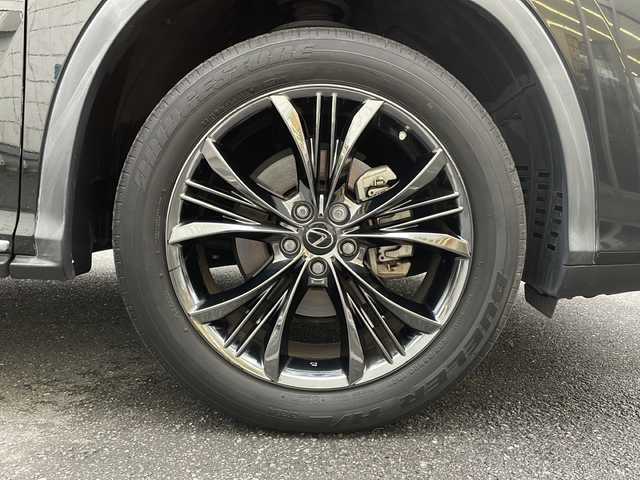 レクサス ＲＸ 450hL 埼玉県 2020(令2)年 3.5万km グラファイトブラックガラスフレーク 登録時34393km/ワンオーナー/サンルーフ/4WD/純正メモリナビ/・フルセグ/・BT/・CD/・SD/・Miracast/アラウンドビュー/衝突被害軽減システム/レーンキープアシスト/クルーズコントロール/パドルシフト/BSM/EVモード/ECOモード/Sportモード/レザーシート/パワーシート（D＋N席）/エアシート（D＋N席）/シートヒーター（D＋N席）/シートメモリー/ビルトインETC2.0/前後ドライブレコーダー/本木目＋本革ステアリング/ステアリングリモコン/ステアリングヒーター/オートライト/オートマチックハイビーム/パワーバックドア/ブレーキホールド/電動格納ミラー/ウィンカーミラー/純正フロアマット/プッシュスタート/コーナーセンサー/横滑り防止装置/ルーフレール/純正20インチアルミホイール/純正LEDヘッドライト/フォグランプ/スマートキー×2/カードキー/保証書/取説/ナビ取説