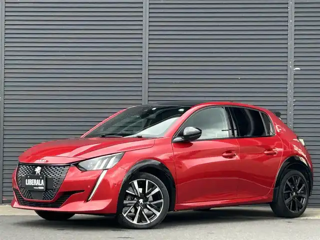 プジョー ２０８ GT 茨城県 2022(令4)年 2.1万km 赤 アクティブセーフティブレーキ　/ＡＣＣ　/ＬＫＡ　/ＢＳＭ　/Ｂカメラ　/パーキングセンサー　/ＣａｒＰｌａｙ　/ＢＴ　/ＵＳＢ　/半革　/シートヒーター　/ＬＥＤ　/オートハイビーム　/ＥＴＣ　/純正１７インチＡＷ　/禁煙車