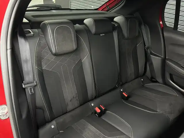 プジョー ２０８ GT 茨城県 2022(令4)年 2.1万km 赤 アクティブセーフティブレーキ　/ＡＣＣ　/ＬＫＡ　/ＢＳＭ　/Ｂカメラ　/パーキングセンサー　/ＣａｒＰｌａｙ　/ＢＴ　/ＵＳＢ　/半革　/シートヒーター　/ＬＥＤ　/オートハイビーム　/ＥＴＣ　/純正１７インチＡＷ　/禁煙車
