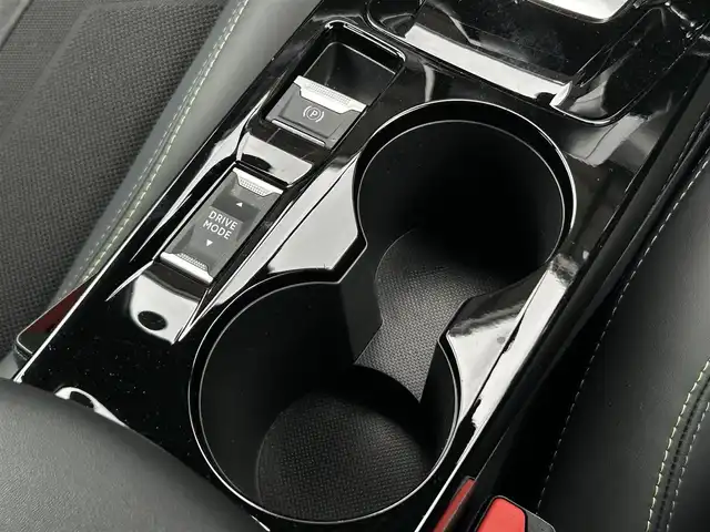プジョー ２０８ GT 茨城県 2022(令4)年 2.1万km 赤 アクティブセーフティブレーキ　/ＡＣＣ　/ＬＫＡ　/ＢＳＭ　/Ｂカメラ　/パーキングセンサー　/ＣａｒＰｌａｙ　/ＢＴ　/ＵＳＢ　/半革　/シートヒーター　/ＬＥＤ　/オートハイビーム　/ＥＴＣ　/純正１７インチＡＷ　/禁煙車