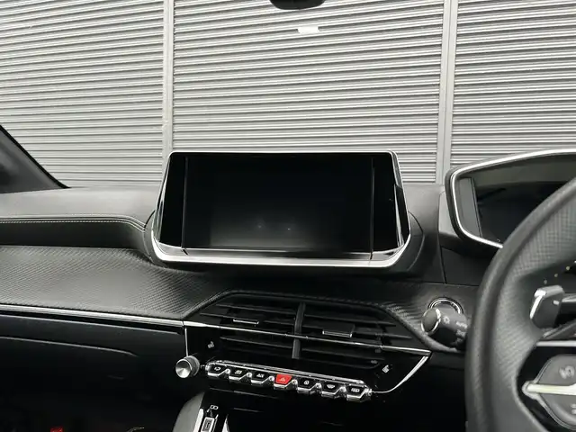 プジョー ２０８ GT 茨城県 2022(令4)年 2.1万km 赤 アクティブセーフティブレーキ　/ＡＣＣ　/ＬＫＡ　/ＢＳＭ　/Ｂカメラ　/パーキングセンサー　/ＣａｒＰｌａｙ　/ＢＴ　/ＵＳＢ　/半革　/シートヒーター　/ＬＥＤ　/オートハイビーム　/ＥＴＣ　/純正１７インチＡＷ　/禁煙車