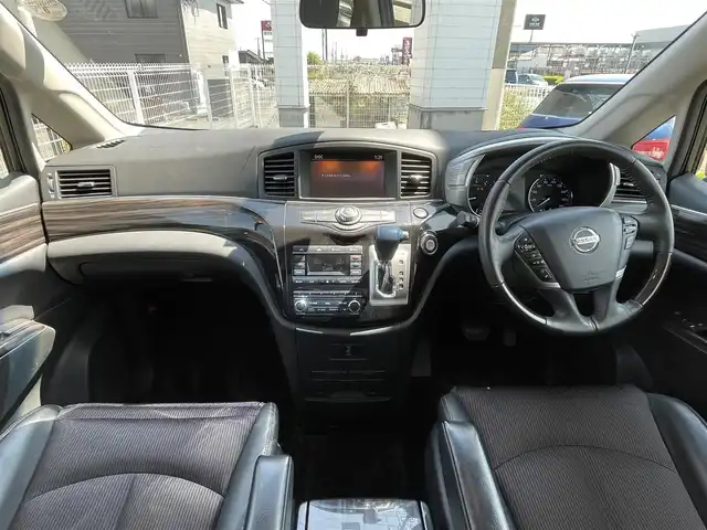 日産 エルグランド 250HWS アーバンクロム 群馬県 2017(平29)年 7.8万km ファントムブラック メーカーオプションナビ/CD/DVD/TV/Bluetooth/ビルトインETC/オットマン/コーナーセンサー/両側パワースライドドア/純正フリップダウンモニター/ウッドコンビステアリング/バイザ-/フォグランプ/電動格納ミラー/ウィンカーミラー/ウォークスルー/ワンオーナー
