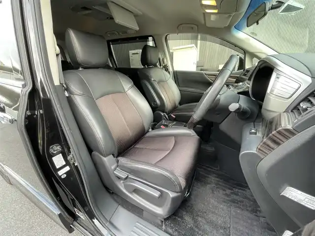 日産 エルグランド 250HWS S アーバンクロム 滋賀県 2017(平29)年 7.8万km ファントムブラック 禁煙車/純正ナビ/【CD/DVD/フルセグTV】/アラウンドビューモニター/フリップダウンモニター/ＥＴＣ/両側パワースライドドア/クルーズコントロール/ハーフレザーシート/オットマン/革巻きステアリング/ステアリングスイッチ/スマートキー