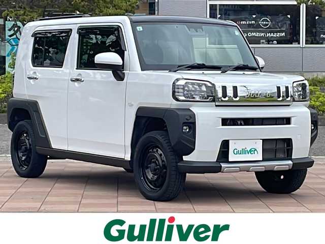 ダイハツ タフト G ターボ クロムベンチャー 福島県 2021(令3)年 2万km シャイニングホワイトパール 4WD/ターボ/スマートアシストIII/・衝突回避支援ブレーキ機能/・誤発進抑制機能(前方＋後方)/・車線逸脱警報機能/・ふらつき警報/・先行車発進お知らせ機能/・標識認識機能/(進入禁止、最高速度、一時停止)/・アダプティブドライビングビーム/・サイドビューランプ/・アダプティブクルーズコントロール/・レーンキープコントロール/社外メモリナビ/　【フルセグ/CD/DVD/BT/SD/MSV/USB】/バックカメラ/ETC/ステアリングスイッチ/前席シートヒーター/LEDヘッドライト（AUTO機能付き）/　・フォグランプ/アイドリングストップ/パーキングアシスト/レーンキープアシスト/横滑り防止機能/コーナーセンサー/純正フロアマット/純正ドアバイザー/スカイルーフ/ルーフレール