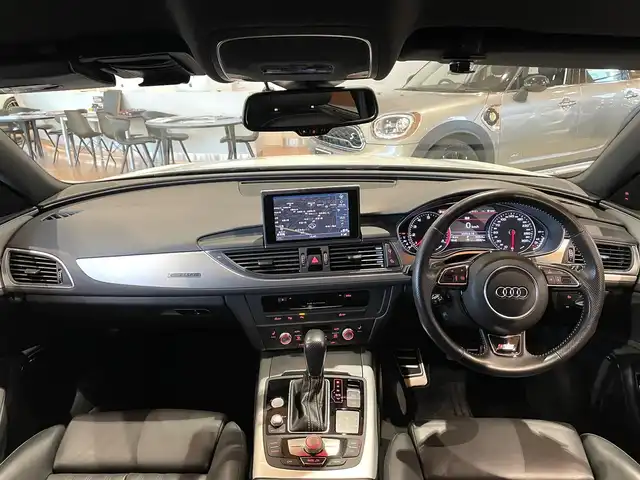 アウディ Ａ６ アバント 2.0 TFSI クワトロS Line 道央・札幌 2017(平29)年 2.9万km グレイシアホワイトメタリック グレイシアホワイトメタリック/Slineパッケージ/パークアシストパッケージ/　・サラウンドビューカメラ/　・パークアシスト/マトリクスLEDヘッドライト/リヤコンフォートパッケージプラス/　・4ゾーンエアコン/　・前後シートヒーター/　・サンブラインド/　・電動チルトテレスコピックステアリングコラム/純正HDDナビ/　・DVD/USB/BT/SD/フルセグテレビ/電動リアゲート/本革シート/BOSEサラウンド