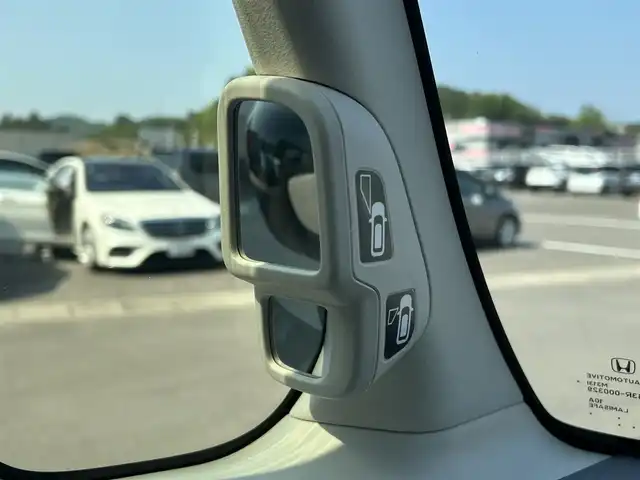ホンダ Ｎ ＢＯＸ G L ホンダセンシング 愛媛県 2020(令2)年 0.6万km ブリティッシュグリーンP 被害衝突軽減システム/Bカメラ /禁煙車 /純正ナビ /ETC /パワステ /Bluetooth /片側パワースライドドア /純正アルミホイル /コーナーセンサー /ベンチシート /USB /純正フロアマット /ABS /横滑り防止 /レーンキープアシスト