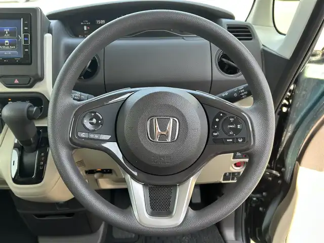 ホンダ Ｎ ＢＯＸ G L ホンダセンシング 愛媛県 2020(令2)年 0.6万km ブリティッシュグリーンP 被害衝突軽減システム/Bカメラ /禁煙車 /純正ナビ /ETC /パワステ /Bluetooth /片側パワースライドドア /純正アルミホイル /コーナーセンサー /ベンチシート /USB /純正フロアマット /ABS /横滑り防止 /レーンキープアシスト