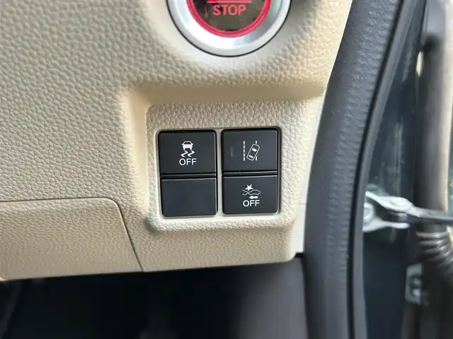ホンダ Ｎ ＢＯＸ G L ホンダセンシング 愛媛県 2020(令2)年 0.6万km ブリティッシュグリーンP 被害衝突軽減システム/Bカメラ /禁煙車 /純正ナビ /ETC /パワステ /Bluetooth /片側パワースライドドア /純正アルミホイル /コーナーセンサー /ベンチシート /USB /純正フロアマット /ABS /横滑り防止 /レーンキープアシスト