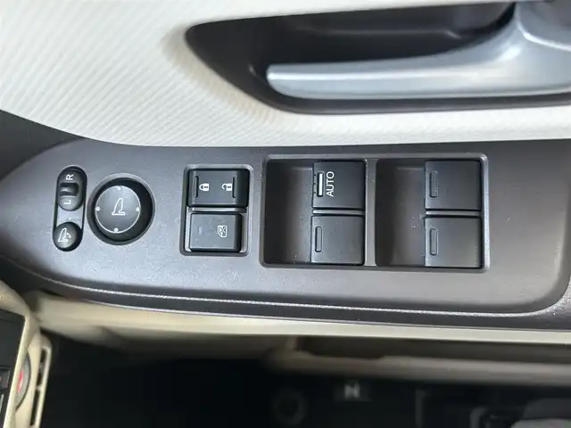 ホンダ Ｎ ＢＯＸ G L ホンダセンシング 愛媛県 2020(令2)年 0.6万km ブリティッシュグリーンP 被害衝突軽減システム/Bカメラ /禁煙車 /純正ナビ /ETC /パワステ /Bluetooth /片側パワースライドドア /純正アルミホイル /コーナーセンサー /ベンチシート /USB /純正フロアマット /ABS /横滑り防止 /レーンキープアシスト