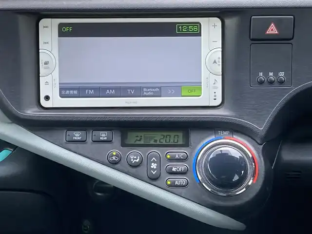 トヨタ アクア S 千葉県 2012(平24)年 6.5万km クールソーダメタリック 純正メモリナビ/(TV/BT/FM/AM/CD）/バックカメラ/ETC/前席シートヒーター/アイドリングストップ/フォグランプ/オートライト/ウィンカーミラー/電動格納ミラー/純正15インチAW/プッシュスタート/スマートキー/フロアマット/ドアバイザー/取説/保証書