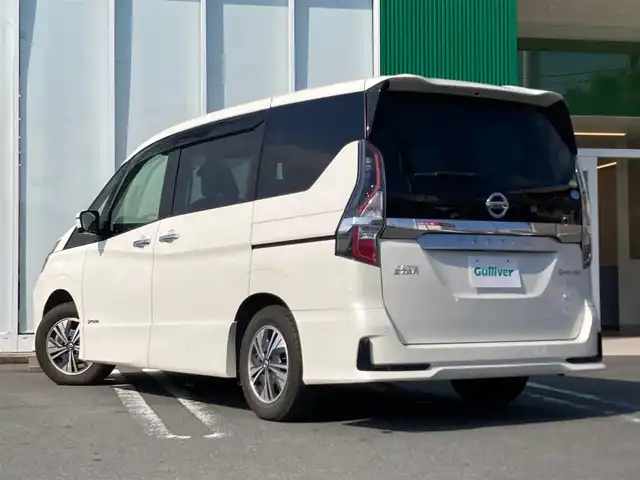 日産 セレナ e－パワー ハイウェイスター V 静岡県 2020(令2)年 4.6万km ブリリアントホワイトパール エンジンスタートストップ/スマートキー/スペアキー1本/パワーステアリング/パワーウィンドウ/寒冷地仕様/パーキングアシスト/アイドリングストップ/Wオートエアコン/クルーズコントロール/フリップダウンモニター/USB入力端子/ETC/全方位カメラ/純正10インチナビ（CD.DVD.BT.フルセグ）/3列シート/純正ドライブレコーダー前後/純正フロアマット/純正アルミホイール/ウォークスルー/両側パワースライドドア/ABS/盗難防止装置/オートライト/コーナーセンサー前後/LEDライト/W+サイドエアバック/ステアリングヒーター/社外アルミホイール車内有（スタッドレス）/エンジンスターター