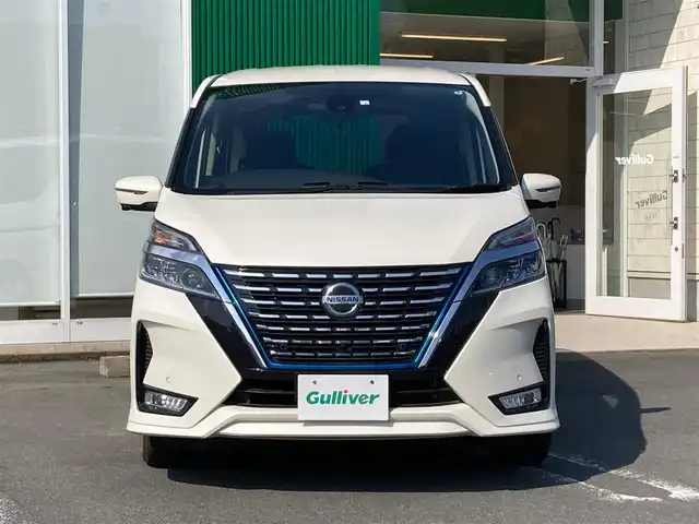 日産 セレナ e－パワー ハイウェイスター V 静岡県 2020(令2)年 4.6万km ブリリアントホワイトパール エンジンスタートストップ/スマートキー/スペアキー1本/パワーステアリング/パワーウィンドウ/寒冷地仕様/パーキングアシスト/アイドリングストップ/Wオートエアコン/クルーズコントロール/フリップダウンモニター/USB入力端子/ETC/全方位カメラ/純正10インチナビ（CD.DVD.BT.フルセグ）/3列シート/純正ドライブレコーダー前後/純正フロアマット/純正アルミホイール/ウォークスルー/両側パワースライドドア/ABS/盗難防止装置/オートライト/コーナーセンサー前後/LEDライト/W+サイドエアバック/ステアリングヒーター/社外アルミホイール車内有（スタッドレス）/エンジンスターター