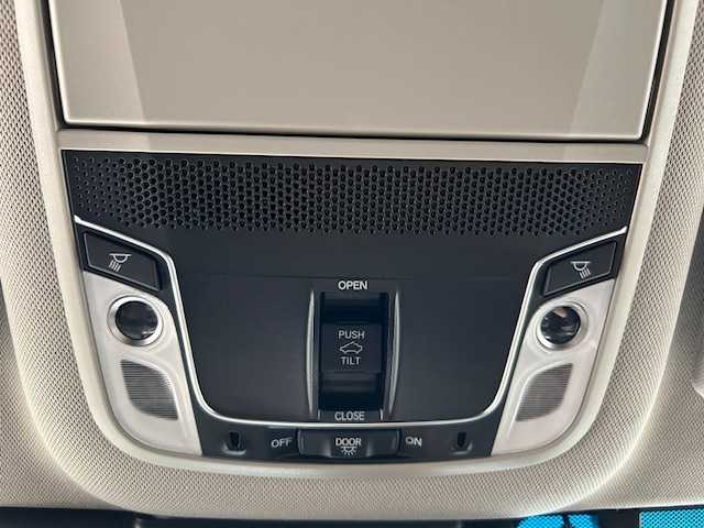 ホンダ アコード EX 宮城県 2020(令2)年 3.4万km プラチナホワイトパール 純正ナビ/バックカメラ/フルセグTV/Bluetooth/ホンダセンシング/・衝突軽減ブレーキ/・誤発進抑制機能/・後方誤発進抑制機能/・路外逸脱抑制機能/・渋滞追従機能付きアダプティブクルーズコントロール/・標識認識機能/・オートハイビーム/ブラインドスポットインフォメーション/ヘッドアップディスプレー/サンルーフ/クリアランスソナー/パドルシフト/オプションエアロ/オプションフロントグリル/TVキャンセラー付き/プッシュスタート/パワーシート/全席ヒートシーター/本革レザーシート/LEDヘッドライト/フォグランプ/オートライト/純正ビルトインETC/純正ドライブレコーダー/純正アルミホイール/純正フロアマット
