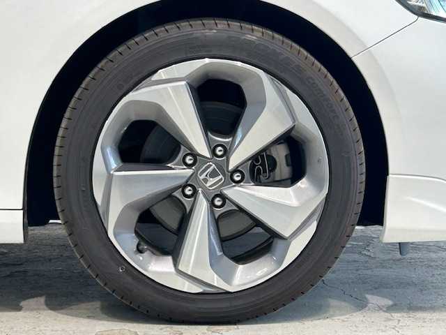 ホンダ アコード EX 宮城県 2020(令2)年 3.4万km プラチナホワイトパール 純正ナビ/バックカメラ/フルセグTV/Bluetooth/ホンダセンシング/・衝突軽減ブレーキ/・誤発進抑制機能/・後方誤発進抑制機能/・路外逸脱抑制機能/・渋滞追従機能付きアダプティブクルーズコントロール/・標識認識機能/・オートハイビーム/ブラインドスポットインフォメーション/ヘッドアップディスプレー/サンルーフ/クリアランスソナー/パドルシフト/オプションエアロ/オプションフロントグリル/TVキャンセラー付き/プッシュスタート/パワーシート/全席ヒートシーター/本革レザーシート/LEDヘッドライト/フォグランプ/オートライト/純正ビルトインETC/純正ドライブレコーダー/純正アルミホイール/純正フロアマット