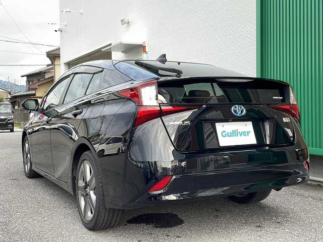 トヨタ プリウス Sツーリングセレクション 岐阜県 2021(令3)年 3.8万km アティチュードブラックマイカ セーフティセンス/インテリジェントクリアランスソナー/レーダークルーズコントロール/純正SDナビ/　フルセグ/CD/DVD/BT/バックカメラ/合皮シート/シートヒーター（D+N席）/純正17インチアルミホイール/LEDオートライト/オートハイビーム/スマートキー/ETC