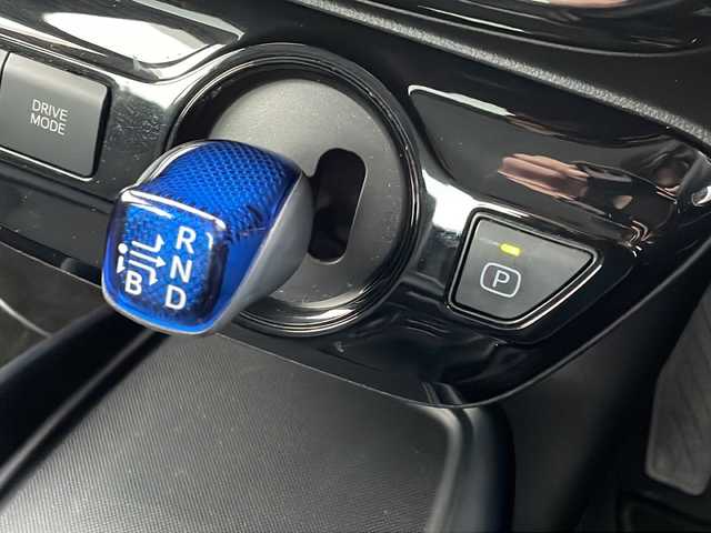 トヨタ プリウス Sツーリングセレクション 岐阜県 2021(令3)年 3.8万km アティチュードブラックマイカ セーフティセンス/インテリジェントクリアランスソナー/レーダークルーズコントロール/純正SDナビ/　フルセグ/CD/DVD/BT/バックカメラ/合皮シート/シートヒーター（D+N席）/純正17インチアルミホイール/LEDオートライト/オートハイビーム/スマートキー/ETC