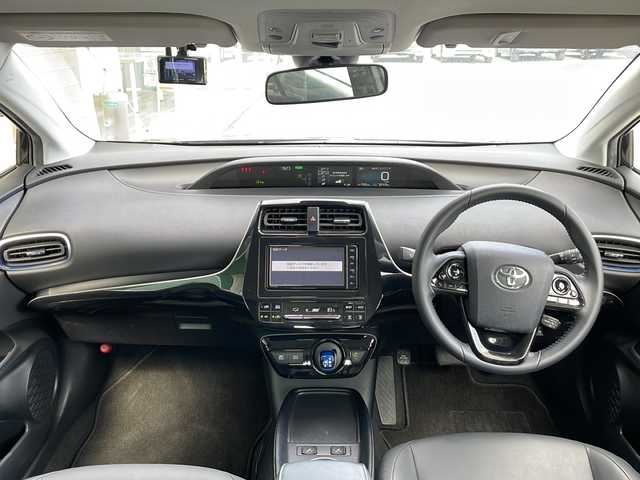 トヨタ プリウス Sツーリングセレクション 岐阜県 2021(令3)年 3.8万km アティチュードブラックマイカ 純正SDナビ/(フルセグ/CD/DVD/BT)/セーフティセンス/インテリジェントクリアランスソナー/レーダークルーズコントロール/バックカメラ/合皮シート/シートヒーター（D+N席）/純正17インチアルミホイール/LEDオートライト/オートハイビーム/スマートキー/ETC