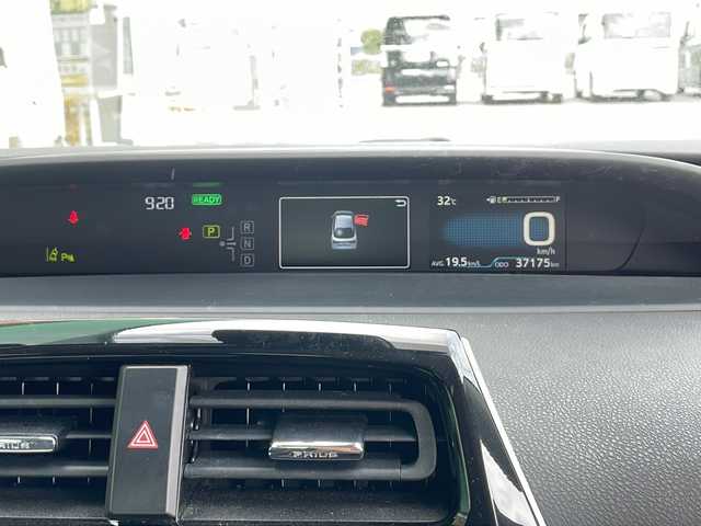 トヨタ プリウス Sツーリングセレクション 岐阜県 2021(令3)年 3.8万km アティチュードブラックマイカ 純正SDナビ/(フルセグ/CD/DVD/BT)/セーフティセンス/インテリジェントクリアランスソナー/レーダークルーズコントロール/バックカメラ/合皮シート/シートヒーター（D+N席）/純正17インチアルミホイール/LEDオートライト/オートハイビーム/スマートキー/ETC