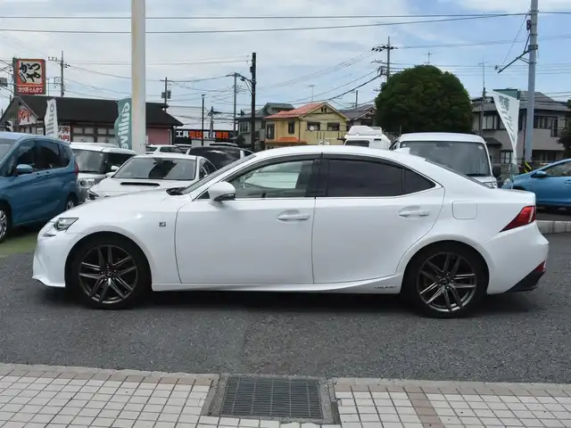 レクサス ＩＳ 300h Fスポーツ 神奈川県 2014(平26)年 6.1万km パール 純正メモリナビ/フルセグテレビ/バックカメラ/レザーシート/シートヒーター/エアーシート/クルーズコントロール/ドライブレコーダー前後/ETC/LEDヘッドライト/プッシュスタート/スマートキー/保証書/取説/ナビ説/記録(H.27.28.30.R.2.4.6)/スペアスマートキー
