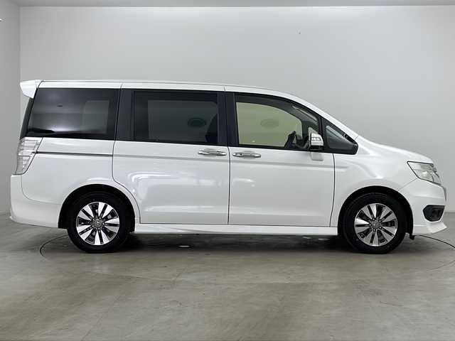 ホンダ ステップワゴン スパーダ Z 道央・札幌 2014(平26)年 11万km ホワイトオーキッドパール ・4WD/・純正SDナビ&フルセグ&CD&DVD&MSV&BT/・バックカメラ/・両側パワースライドドア/・クルーズコントロール/・社外ドライブレコーダー/・社外エンジンスターター/・社外レーダー/・純正フロアマット/・社外16インチAW付スタッドレス積込/・純正16インチAW/・パドルシフト/・革巻きステアリング/・ステアリングスイッチ/・フロントワイパーデアイサー/・オートライト/・HIDヘッドライト/・フォグランプ/・スマートキー/・スペアキー/・アイドリングストップ