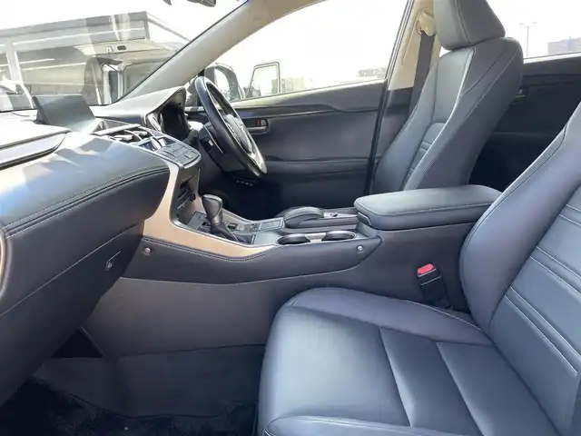 レクサス ＮＸ 200t Iパッケージ 石川県 2015(平27)年 7.4万km スターライトブラックガラスフレーク 純正メモリーナビ /フルセグTV /バックカメラ /クルーズコントロール/LEDヘッドライト /ETC /黒革シート/シートヒーター/純正アルミホイール /スマートキー /プッシュスタート /電動ミラー /パワーバックドア/オートエアコン/ドライブレコーダー