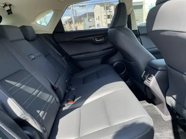 レクサス ＮＸ 200t Iパッケージ 石川県 2015(平27)年 7.4万km スターライトブラックガラスフレーク 純正メモリーナビ /フルセグTV /バックカメラ /クルーズコントロール/LEDヘッドライト /ETC /黒革シート/シートヒーター/純正アルミホイール /スマートキー /プッシュスタート /電動ミラー /パワーバックドア/オートエアコン/ドライブレコーダー