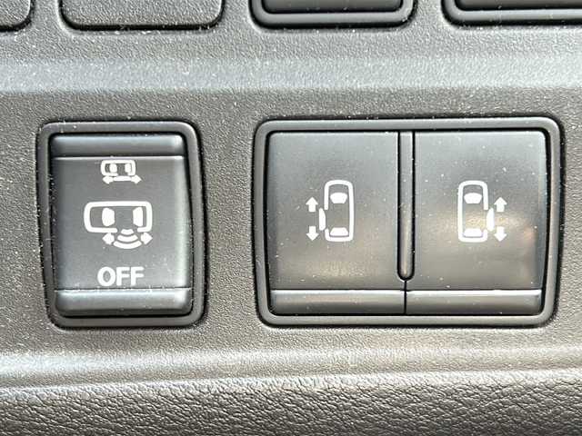 日産 セレナ ハイウェイスター Vセレクション 宮城県 2017(平29)年 3.5万km アズライトブルー プロパイロット/側方運転支援/エマージェンシーブレーキ/インテリジェントパーキングアシスト/アラウンドビューモニター/インテリジェントデジタルミラー/社外フリップダウンモニター/両側パワースライドドア/純正9インチＳＤナビ/・BT.CD.DVD.SD.AUX.USB/フルセグＴＶ/ETC/ドライブレコーダー（FR）/プッシュスタート/スマートキー/電動パーキングブレーキ/革巻きステアリング/ステアリングスイッチ/LEDヘッドライト/フォグライト/純正フロアマット/純正16inAW/ロールサンシェード/シートバックテーブル/横滑り防止