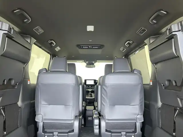 トヨタ ヴォクシー S－Z 埼玉県 2025(令7)年 0.1万km未満 ホワイトパールクリスタルシャイン 登録済未使用車　純正８インチディスプレイオーディオ　バックカメラ　レーダークルーズコントロール　快適利便パッケージ　シートヒーター　ステアリングヒーター　スペアタイヤ　三眼ＬＥＤライト