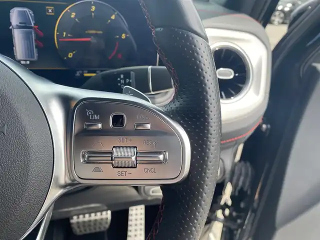 メルセデス・ベンツ ゲレンデヴァーゲン Ｇ４００ｄ AMGライン 福岡県 2022(令4)年 5.3万km オブシディアンブラック ・サンルーフ/・アダプティブクルーズコントロール/・純正HDDナビ/USB/Bluetooth/AppleCarPlay/・全方位カメラ/・黒革シート/シートヒーター/・社外前後ドライブレコーダー/・フルセグ/・ETC/・純正20AW/・プッシュスタート/・パーキングアシスト/・アイドリングストップ/・スマートキー/・スペアキー/・パワーシート/・レーンキープアシスト/・オートライト/・LEDライト/・取扱説明書/・記録簿